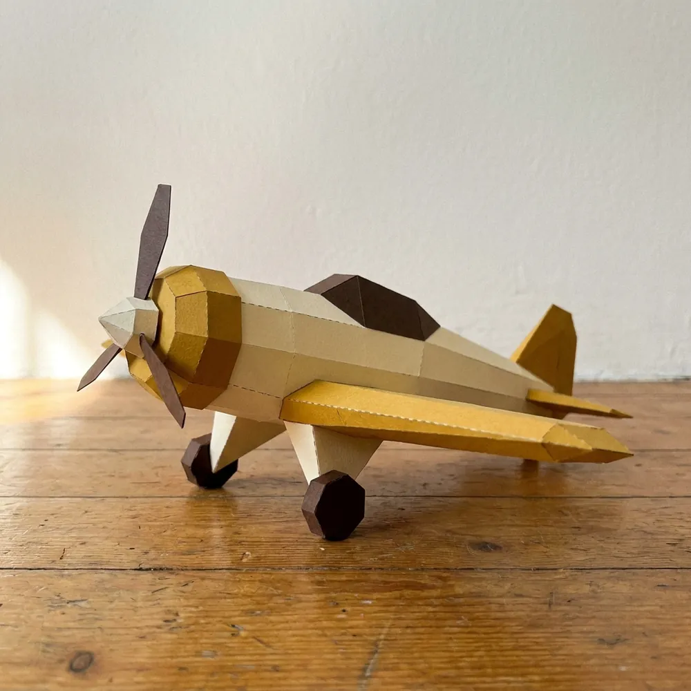 Figura de papercraft armada 3